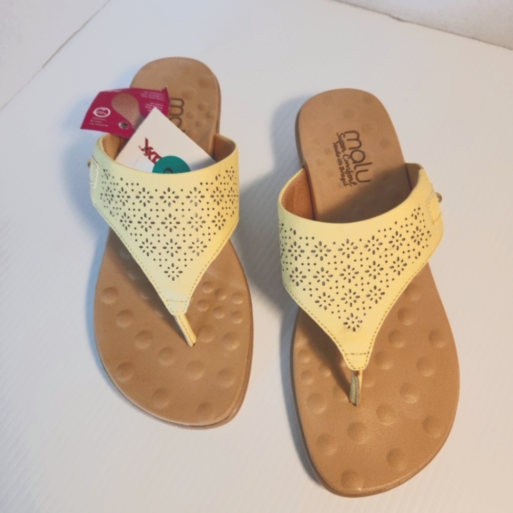 Malu Women's Pastel Yellow Sandals 8